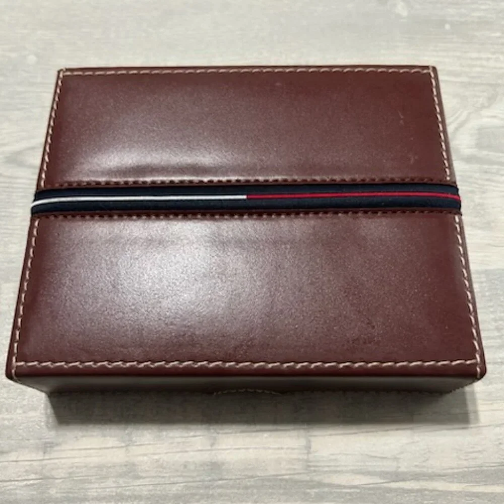 Tommy Hilfiger - NWOT Men's Dark Brown Trifold Leather Wallet & Valet